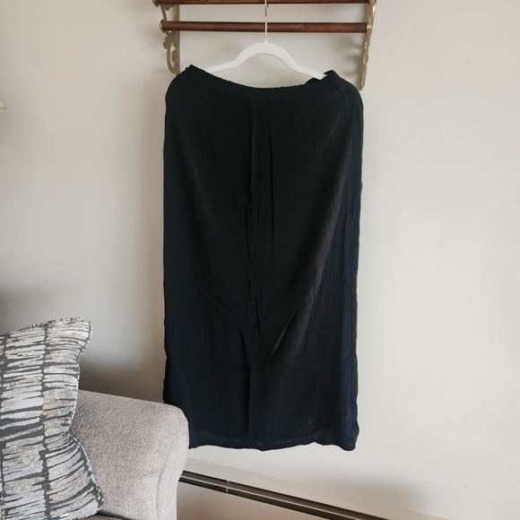 Maxi Skirt 2pc Set: black sleeveless top and long skirt - Picture 2 of 5